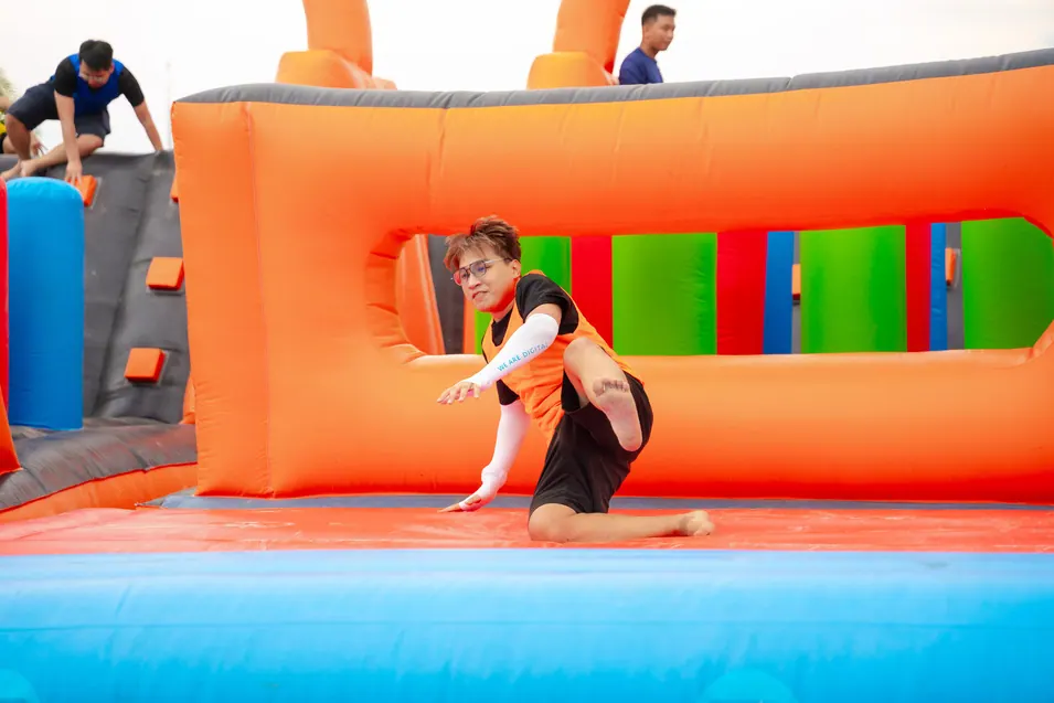 Phao hơi đường đua chướng ngại