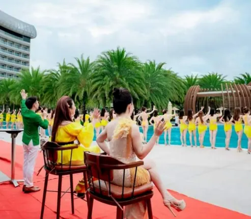 Bikini Pool Show Pullman Phú Quốc – Magic Skin